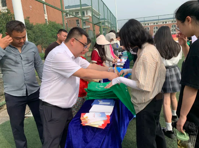 1713922894154528.png image.png